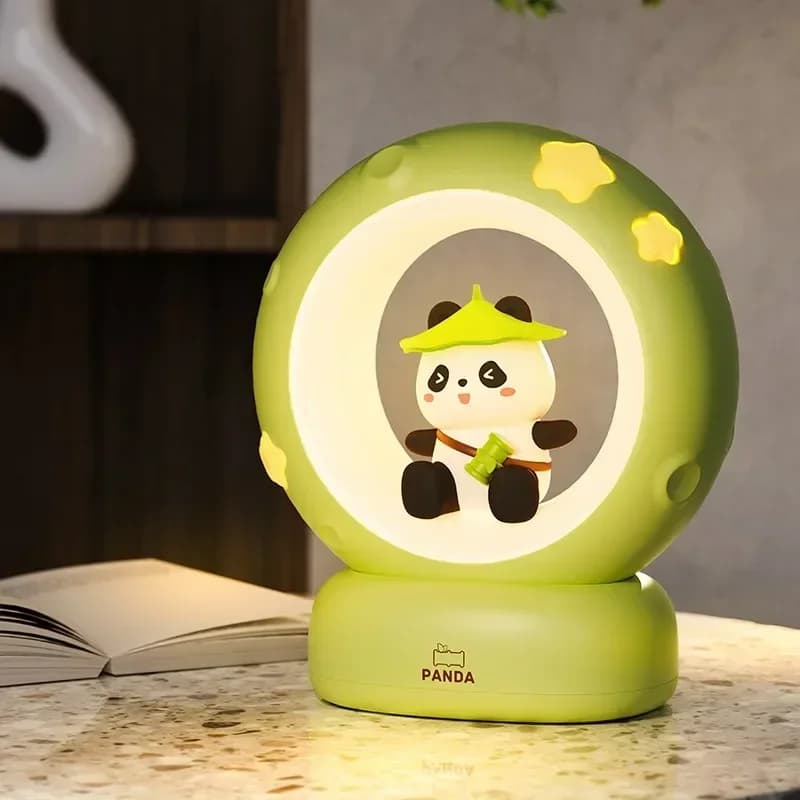 Roztomilá panda – nabíjateľná stolová lampa s mesiacom a hviezdou